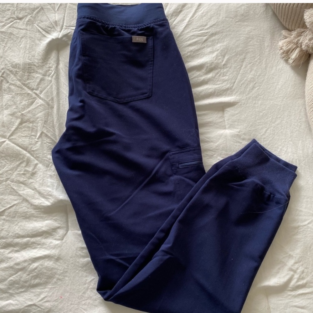 SM figs Zamora Joggers